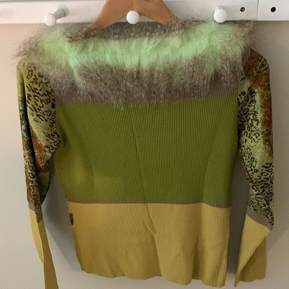 Attitude sweater - Picture 3 of 4